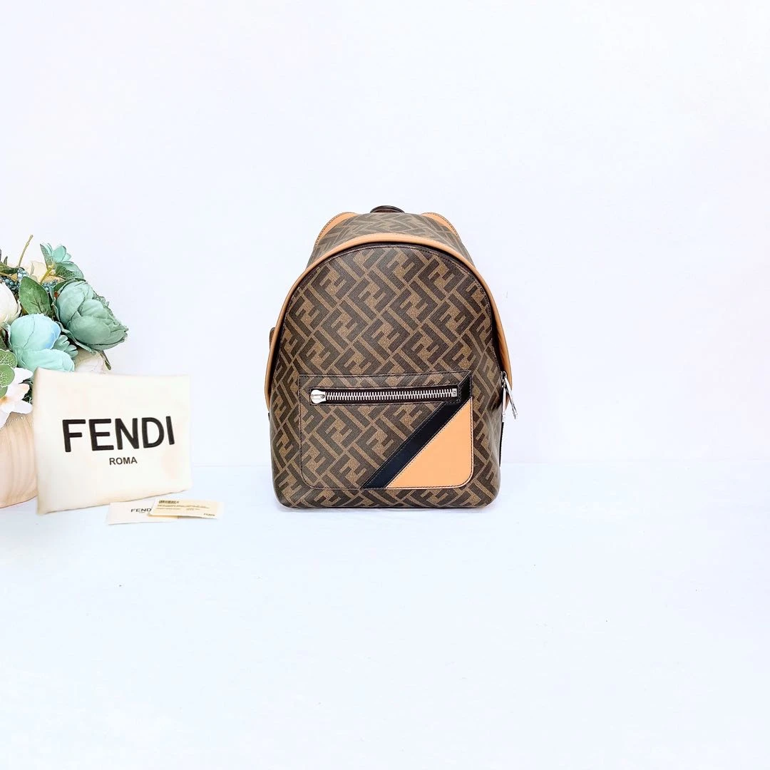 未使用 FENDI/芬迪 95新/Fendi/芬迪/双肩包/小号/Xsps11551