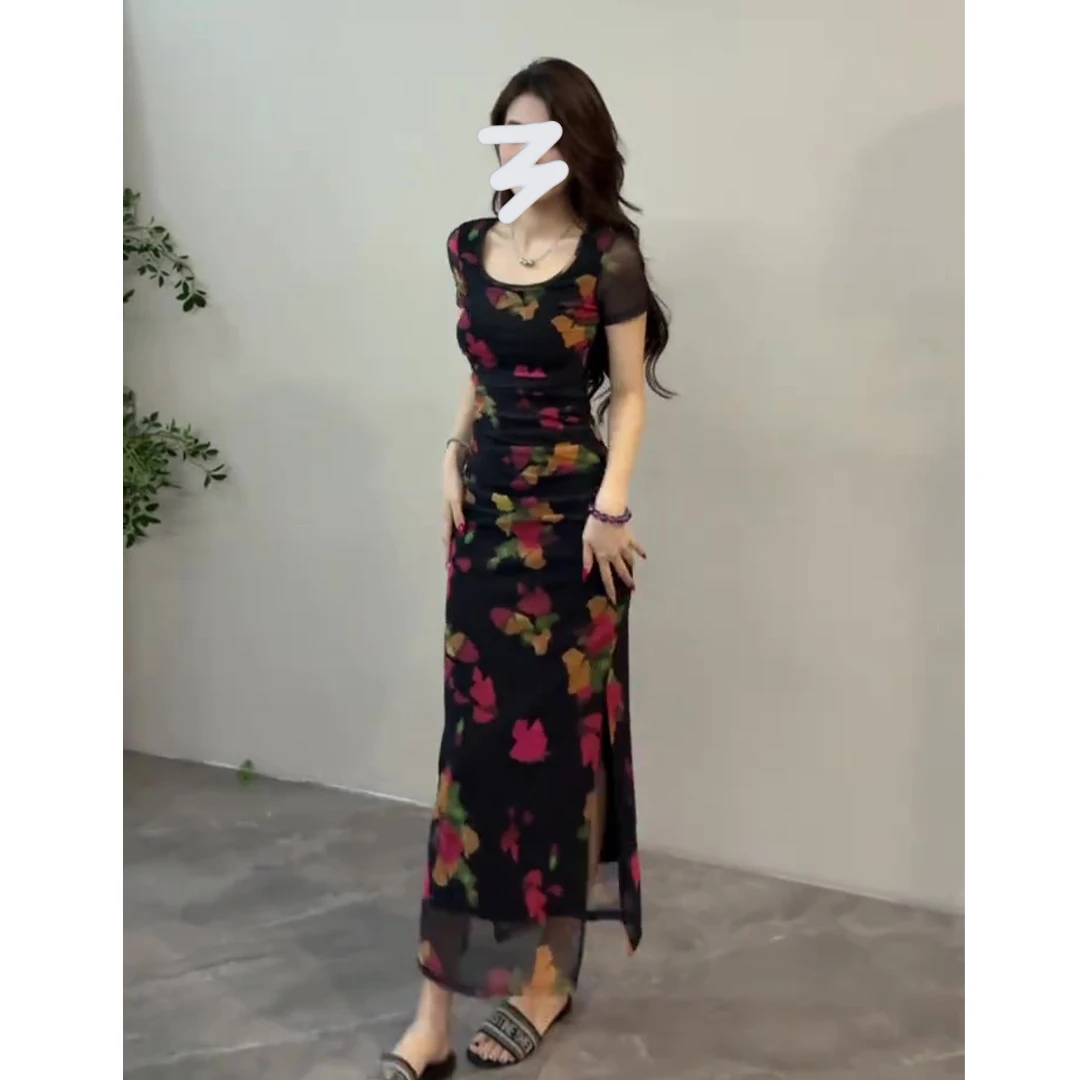复古优雅气质印花短袖连衣裙女2025夏季新款修身显瘦收腰包臀长裙