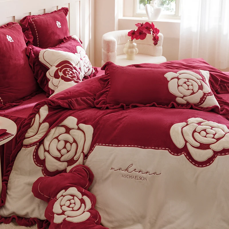 冬季中式婚庆牛奶绒四件套玫瑰刺绣保暖被套红色床裙结婚床品
