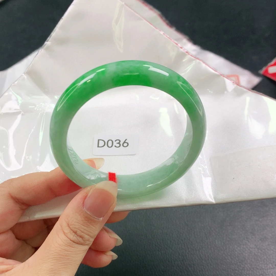 翡翠未镶嵌手镯03