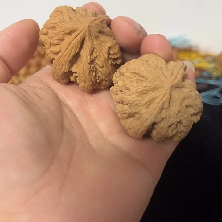 把件文玩核桃42左右粗筋，歪，编号022