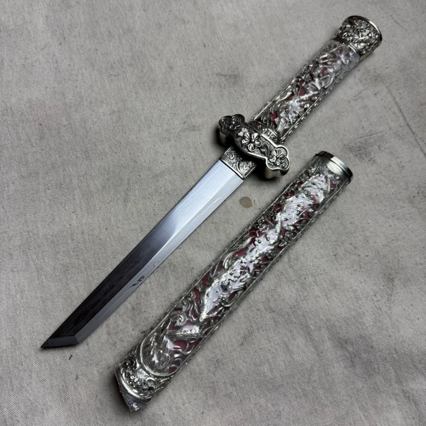 3346 龙泉昊天宝剑喜上眉梢白铜鱼皮七枚合未开刃