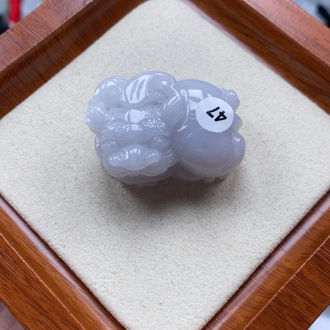 翡翠未镶嵌颈饰霸王貔貅