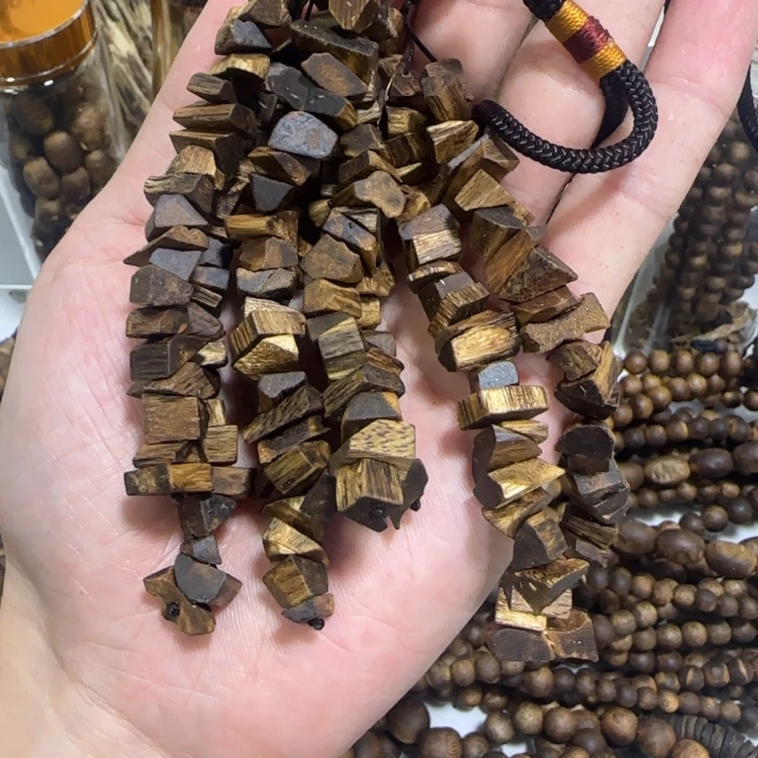 沉香碎屑沉香奇楠沉香车挂