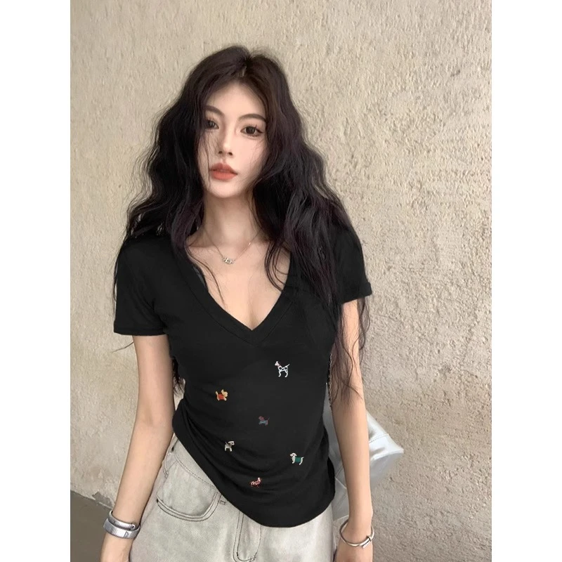 正肩黑色V领短袖t恤女夏季2025新款美式辣妹修身收腰独特漂亮上衣