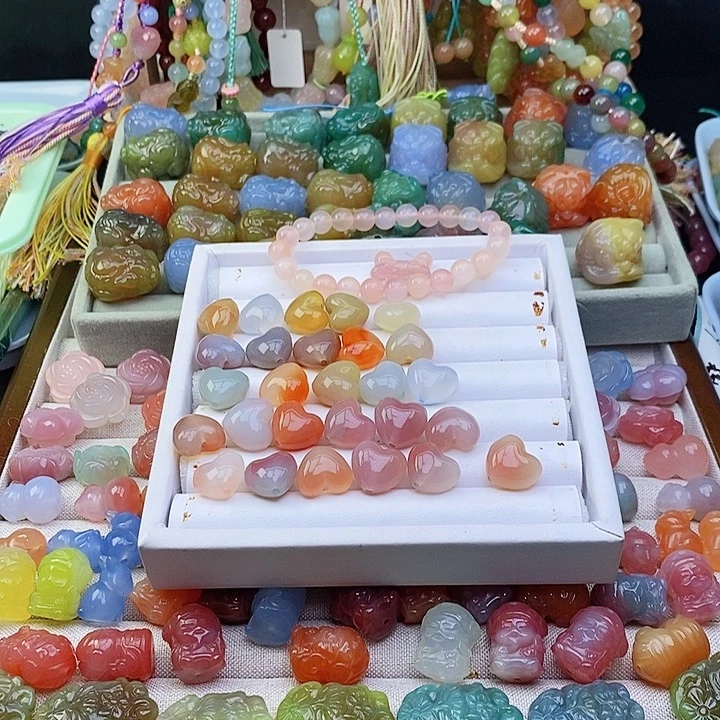 喃***语合金车挂玛瑙/玉髓