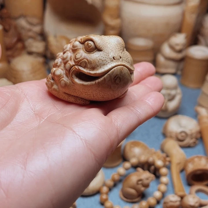 竹柱*竹根雕精品金蟾一个