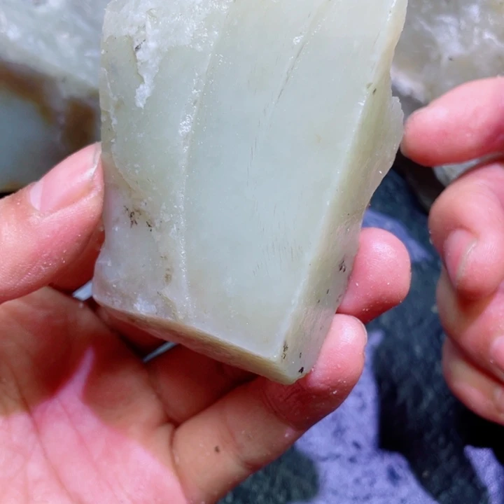 和田玉未镶嵌珠宝半成品