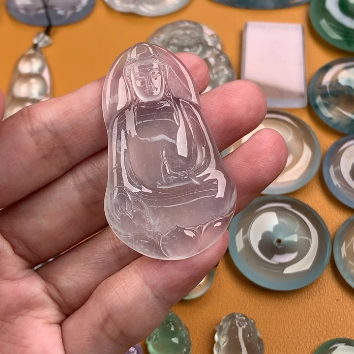 颈饰未镶嵌翡翠….