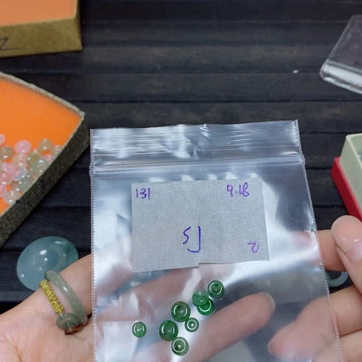西***材未镶嵌定制翡翠不退