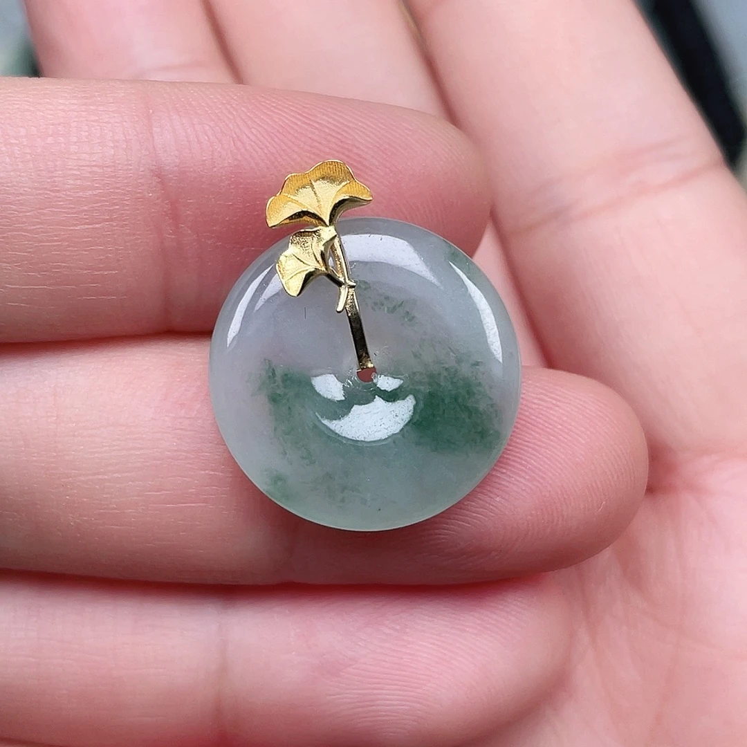 翡翠未镶嵌颈饰平安扣