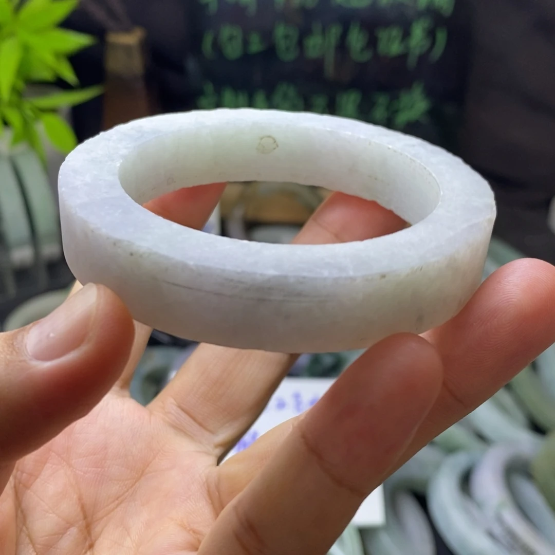 定制翡翠未镶嵌手镯