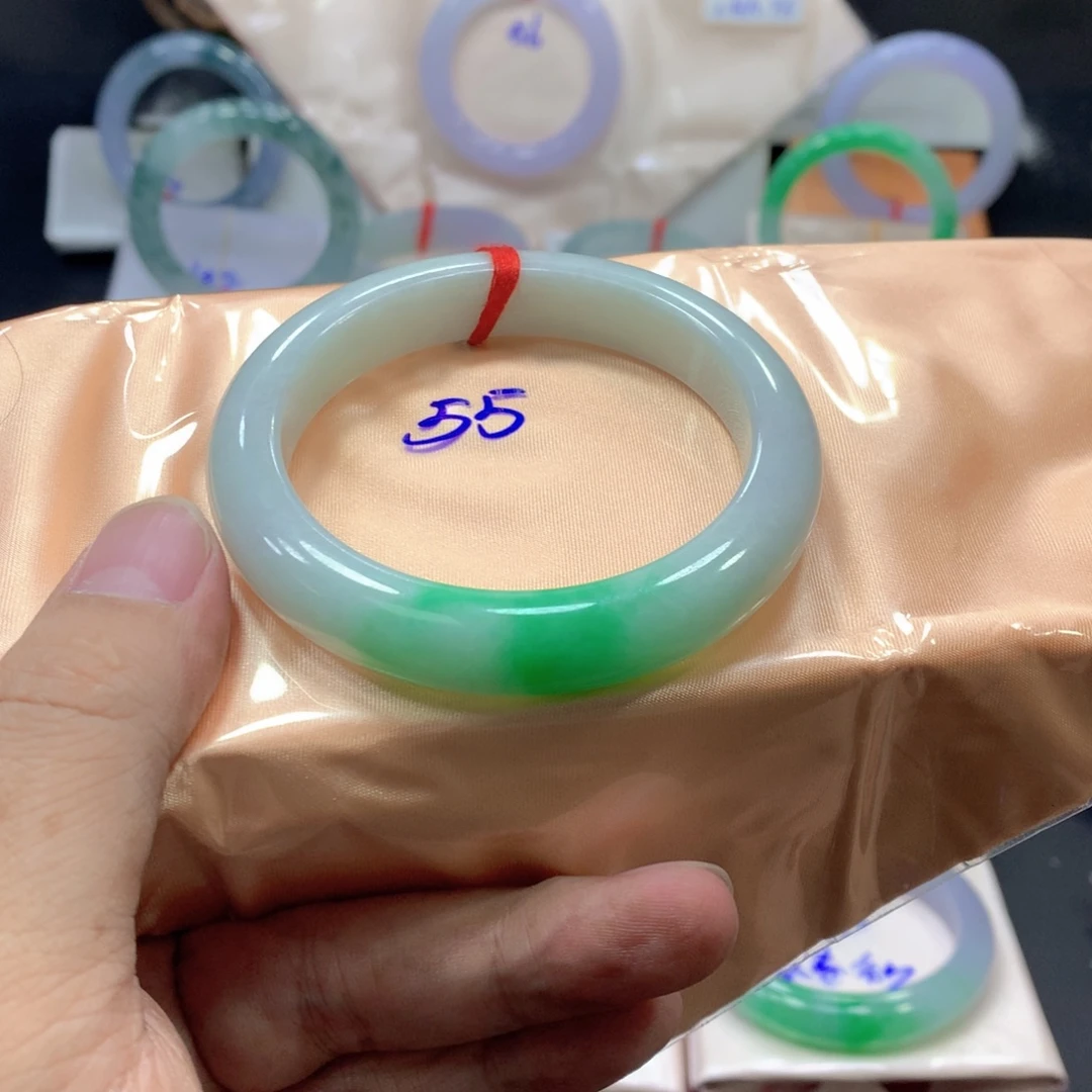 翡翠未镶嵌手镯翡翠