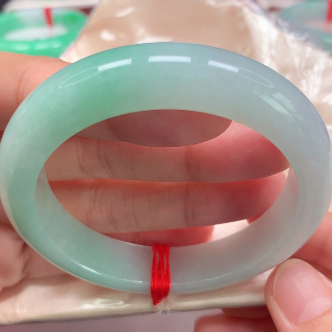 未镶嵌手镯翡翠冰胶果绿半山水