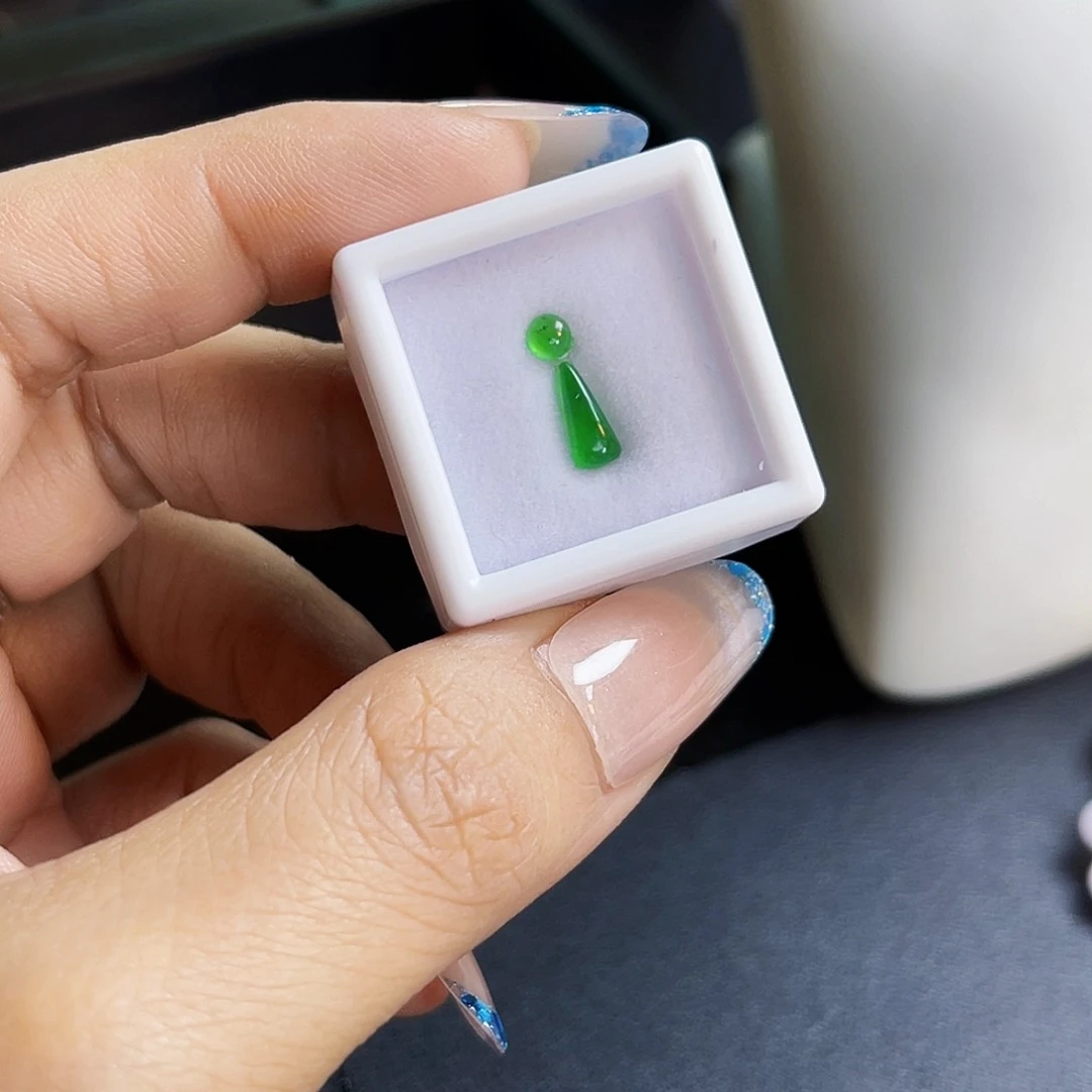 翡翠裸石FT039冰底辣阳绿小无事牌一套