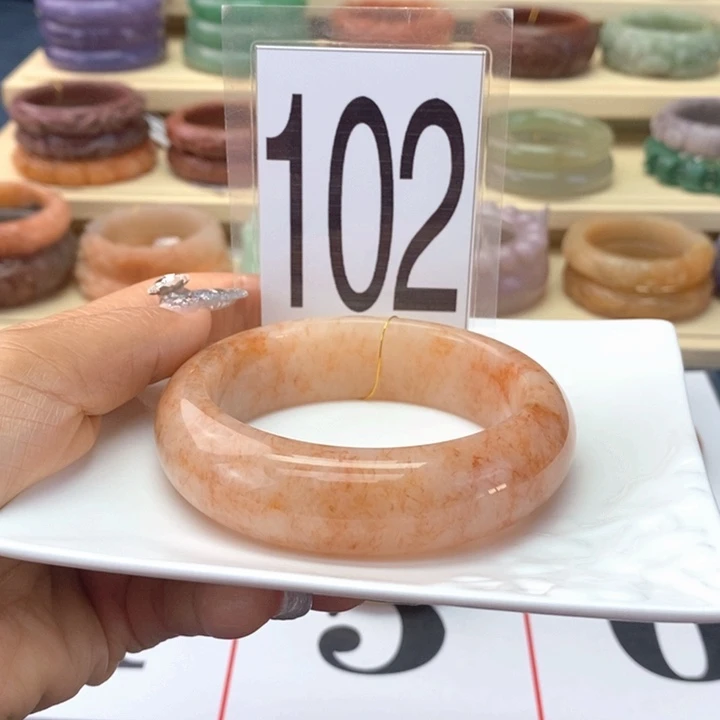 石英岩玉未镶嵌手镯63