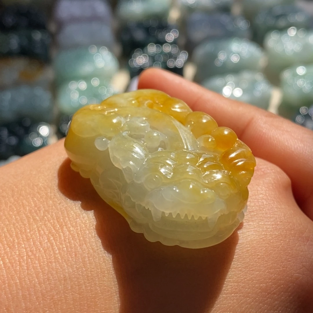 翡翠未镶嵌颈饰天然翡翠貔貅吊坠