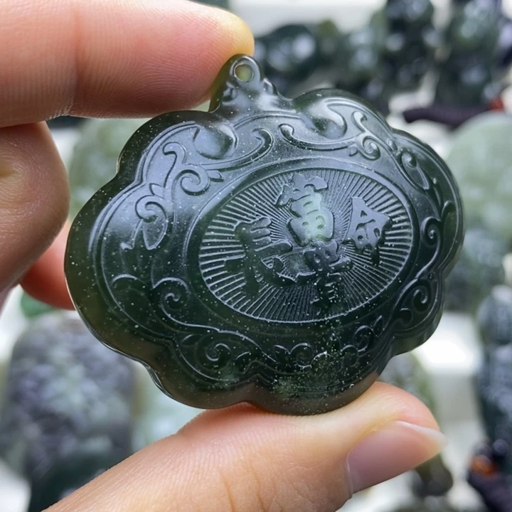 颈饰未镶嵌和田玉