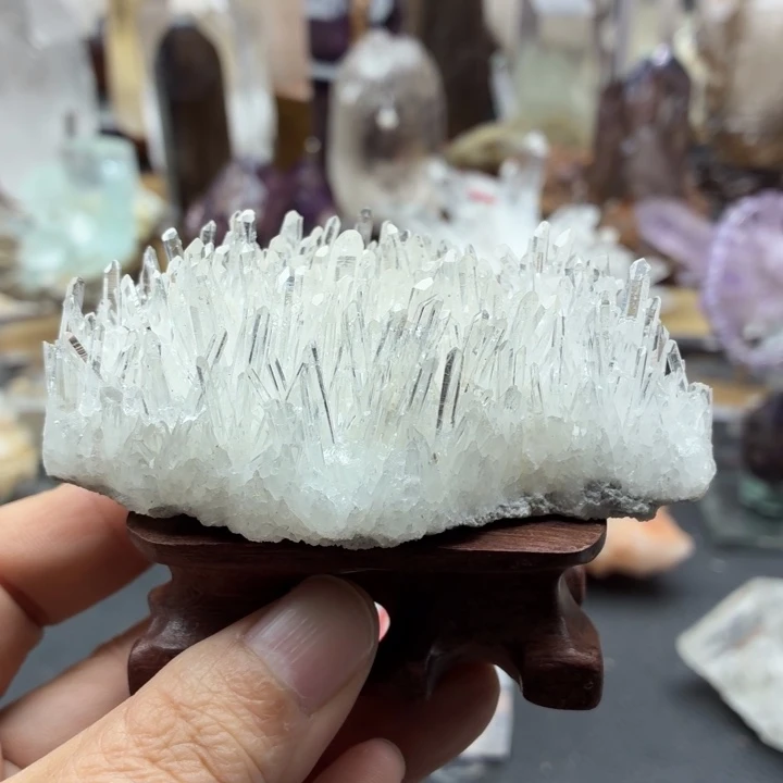 林***人摆件水晶未镶嵌哥伦比亚利姆利亚白水晶簇