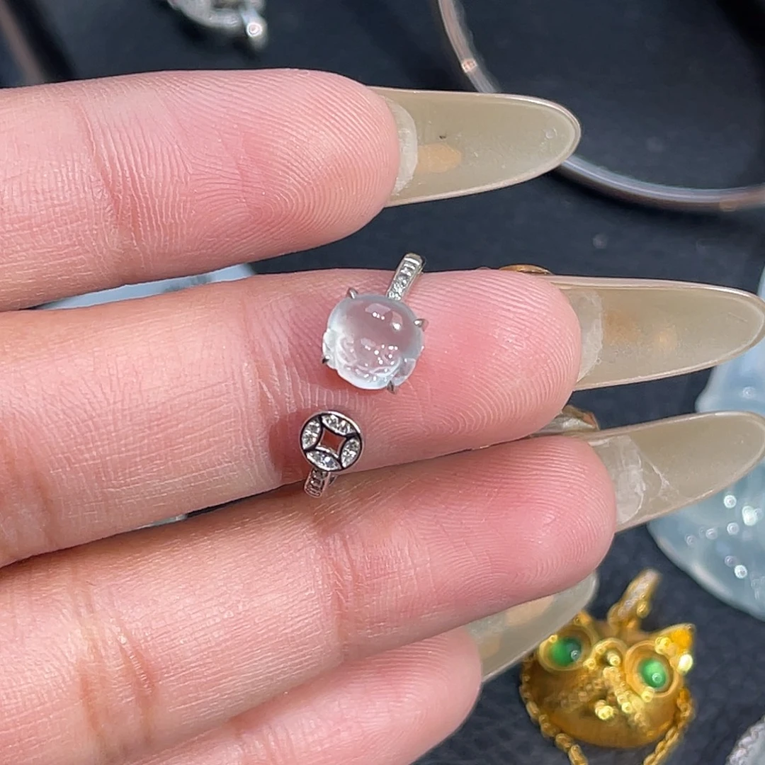 翡翠18K金镶嵌戒指金蟾