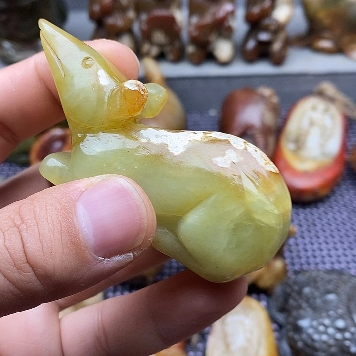 未镶嵌蛇纹石玉颈饰
