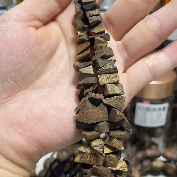 沉香沉香碎屑车挂