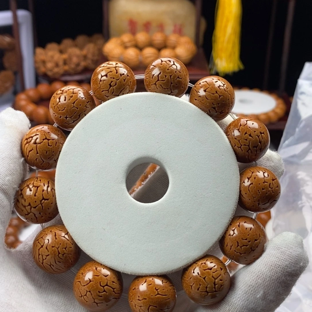 羽***化香榧木桃核手串工艺品