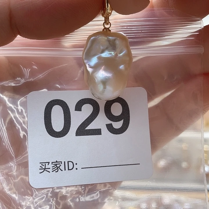 未镶嵌天然珍珠。  漏 漏 漏淡水珍珠