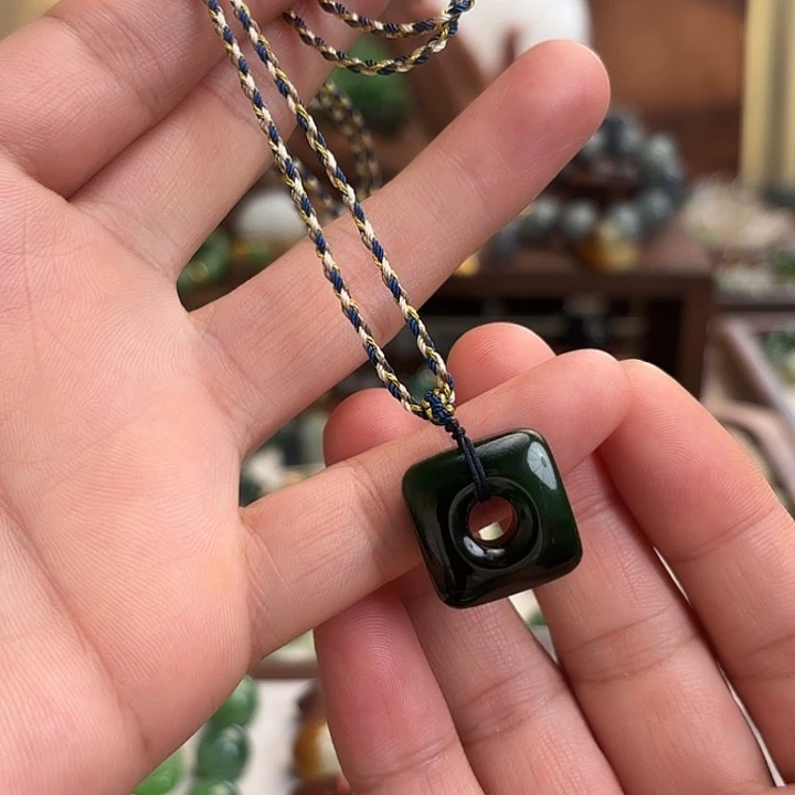 和田玉（碧玉）未镶嵌颈饰