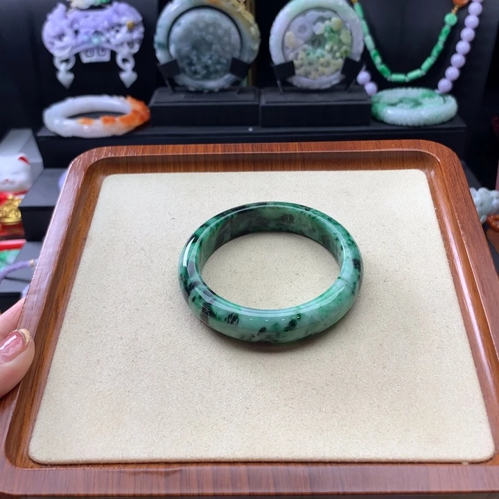 翡翠手镯未镶嵌翡翠手镯56