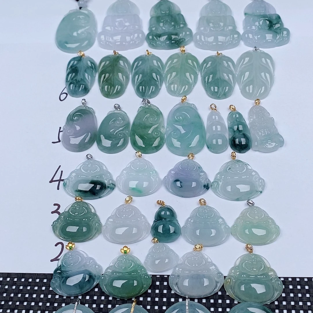翡翠18K金镶嵌颈饰挂件