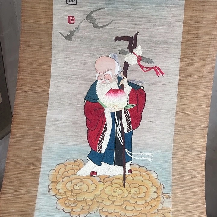 摆件，破损，水渍，轴坏都是正常的竹帘刺绣