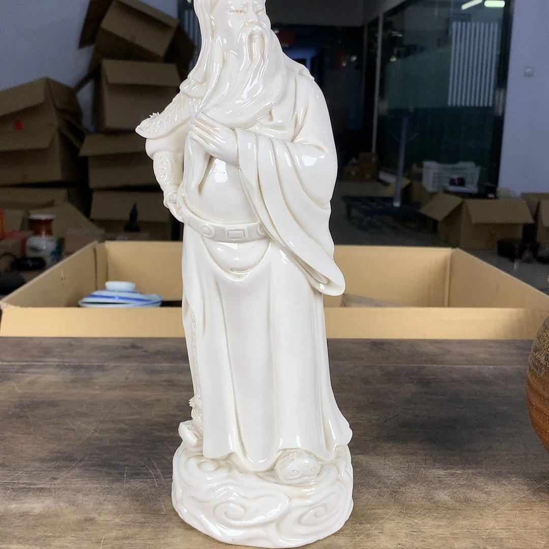 欢迎大家一起看一眼这组写真