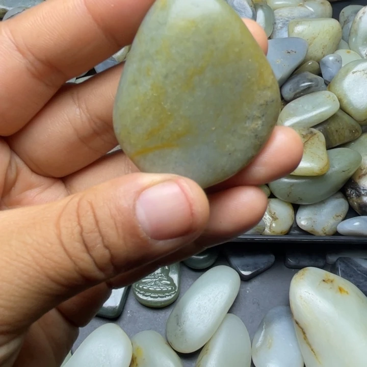 未镶嵌和田玉珠宝半成品