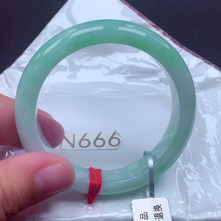 翡翠未镶嵌手镯天然缅甸翡翠A货