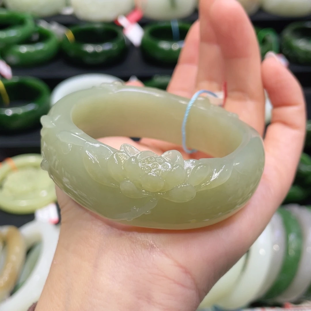 未镶嵌手镯和田玉60