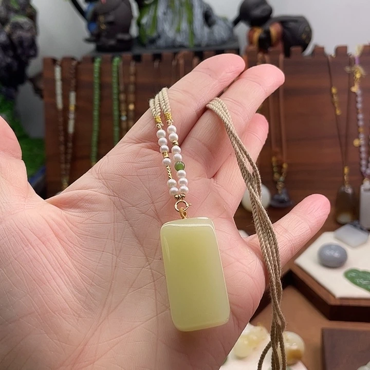 颈饰未镶嵌和田玉