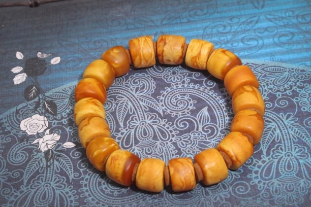 天然老花蜡马蹄手串尺寸12.克重19