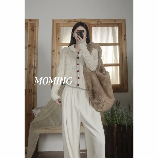 MOMING冬季新品 白日之光 韩系软糯编织感撞色桃心扣针织毛衣