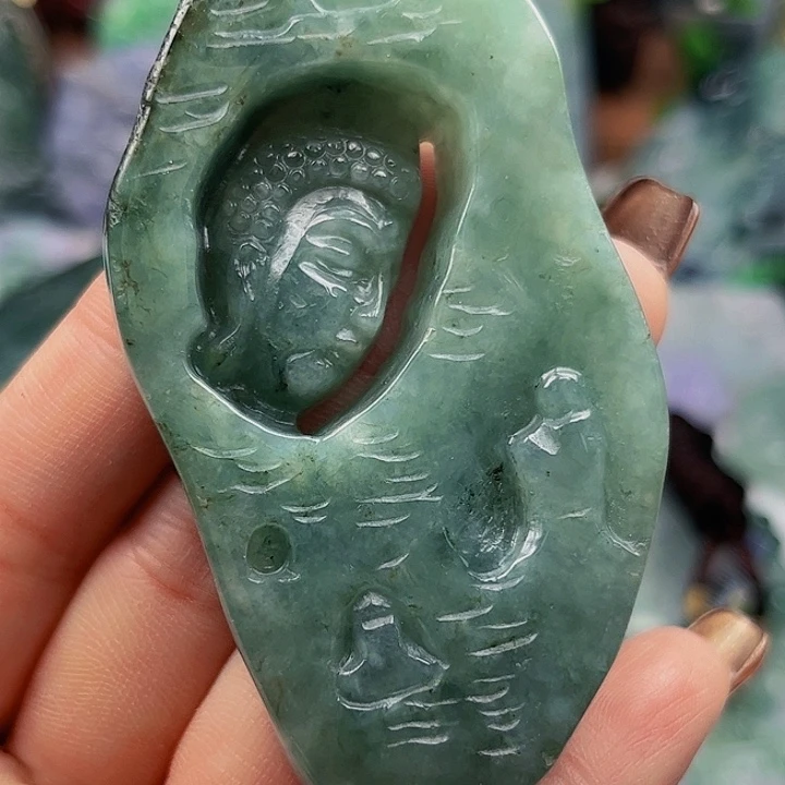 翡翠未镶嵌颈饰挂件