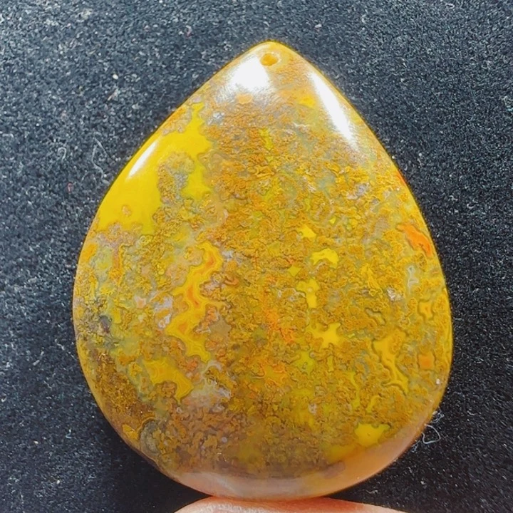 玛瑙/玉髓战国红玛瑙水滴吊坠未镶嵌