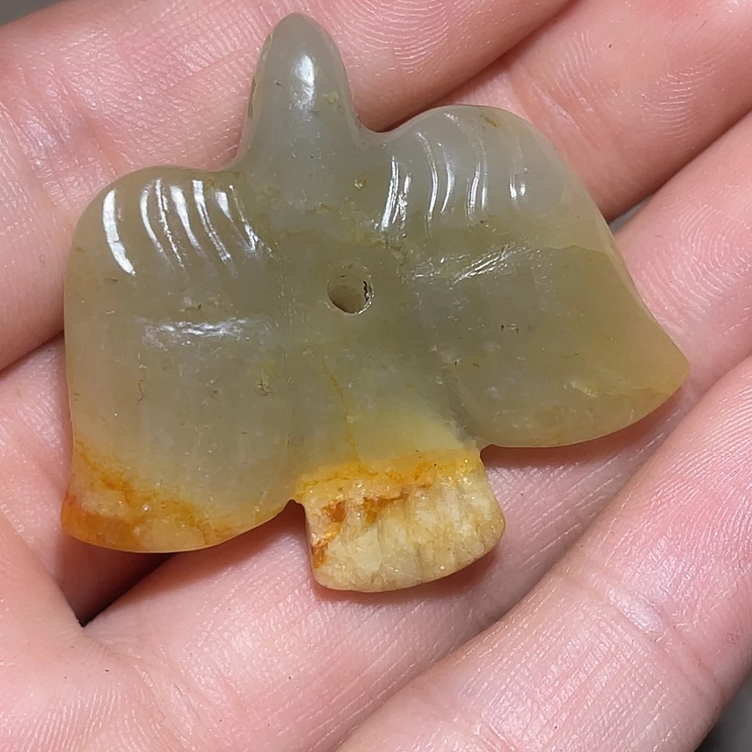 萨***泼和田玉（糖玉）未镶嵌挂件