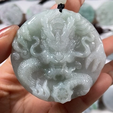 翡翠颈饰未镶嵌龙凤呈祥两面工