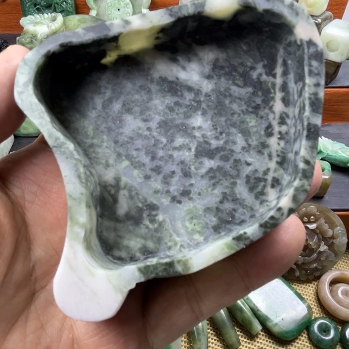 独山玉未镶嵌珠宝半成品