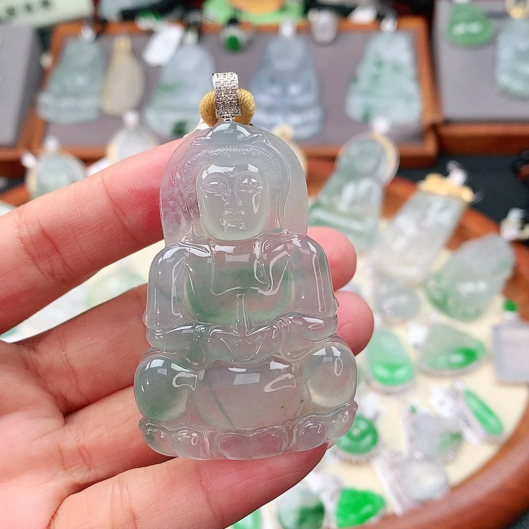 颈饰18K金镶嵌翡翠观音