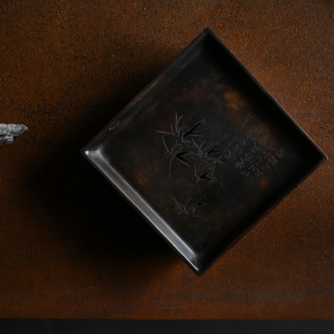 春喜铜【送货上门】T2紫铜手工光面錾刻底博古壶承容量：380ML礼盒款