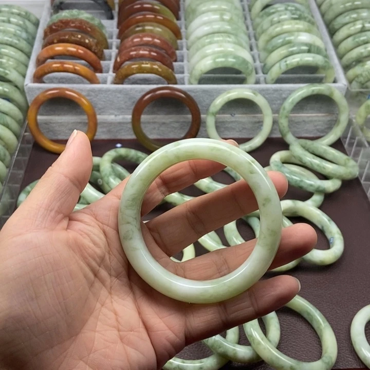 蛇纹石玉手镯未镶嵌乌*