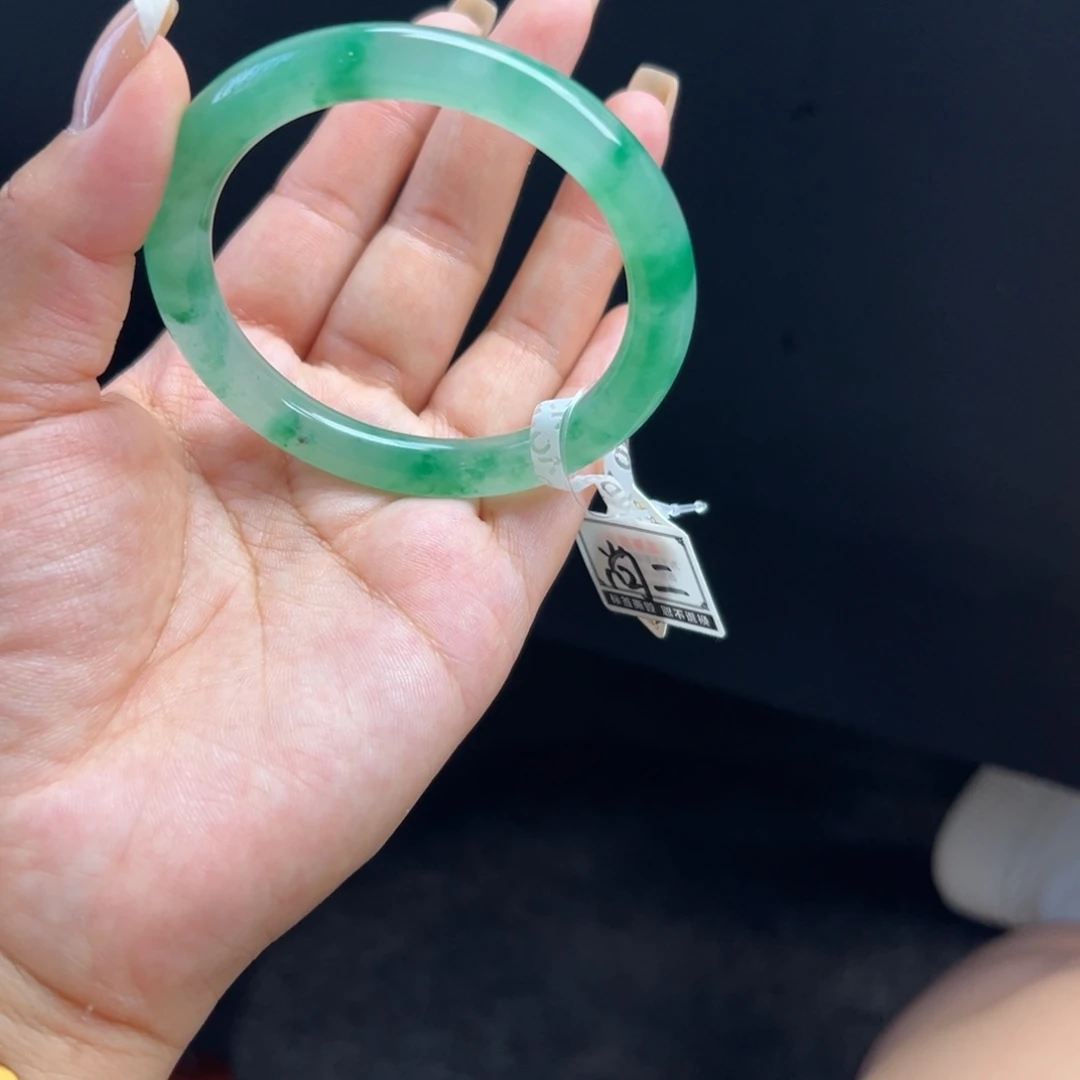 未镶嵌手镯石英质玉非洲翠5556