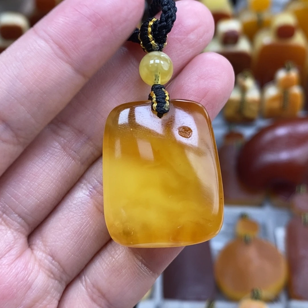 蜜蜡未镶嵌珠宝奇石