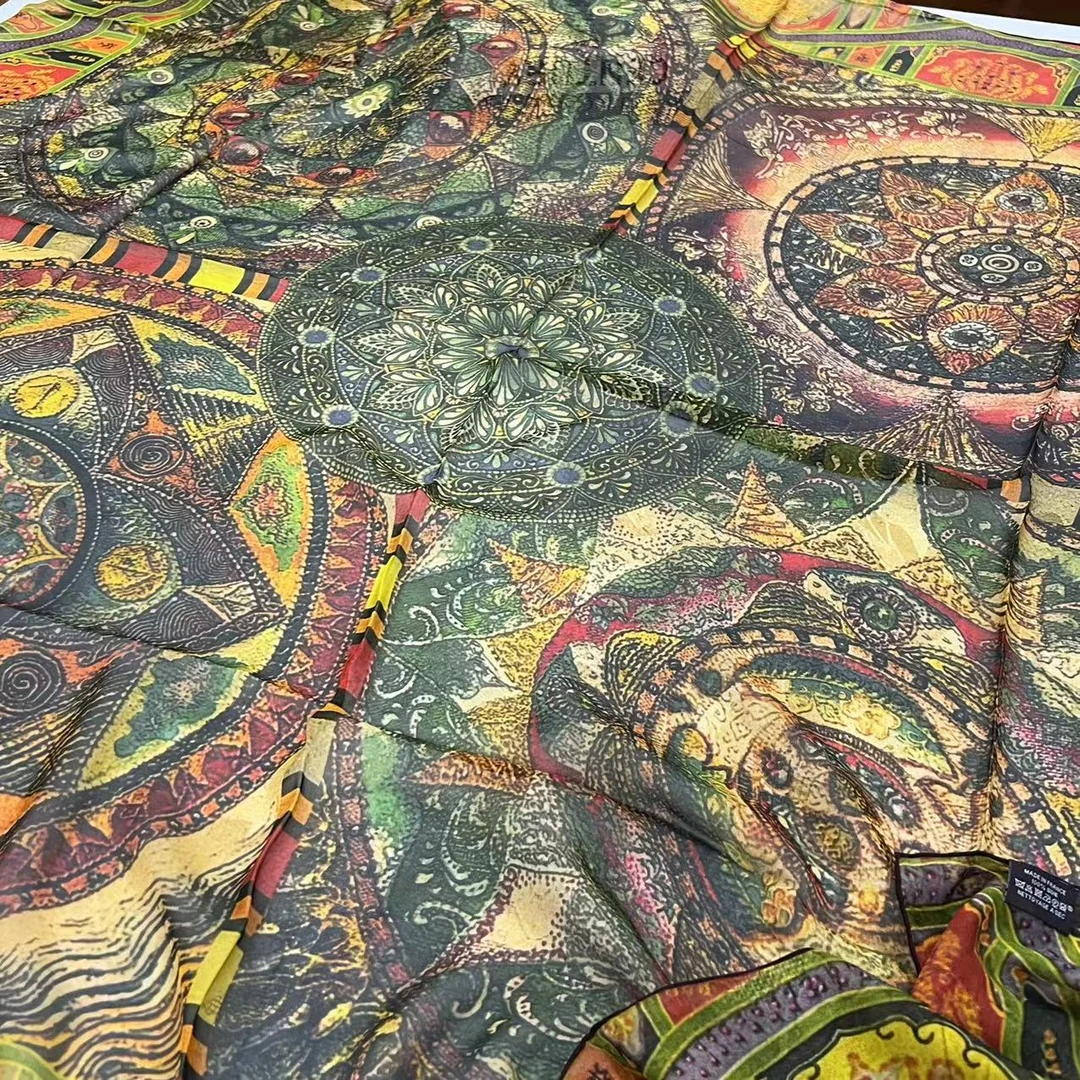 140薯莨方巾-许灵图腾 135cm丝巾